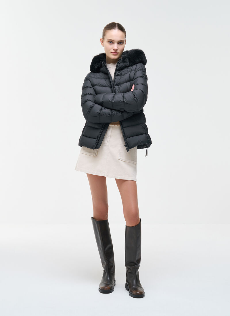 Piumino COLMAR opaco con pelliccia sintetica 22000039E 2XX COLORE 99 NERO